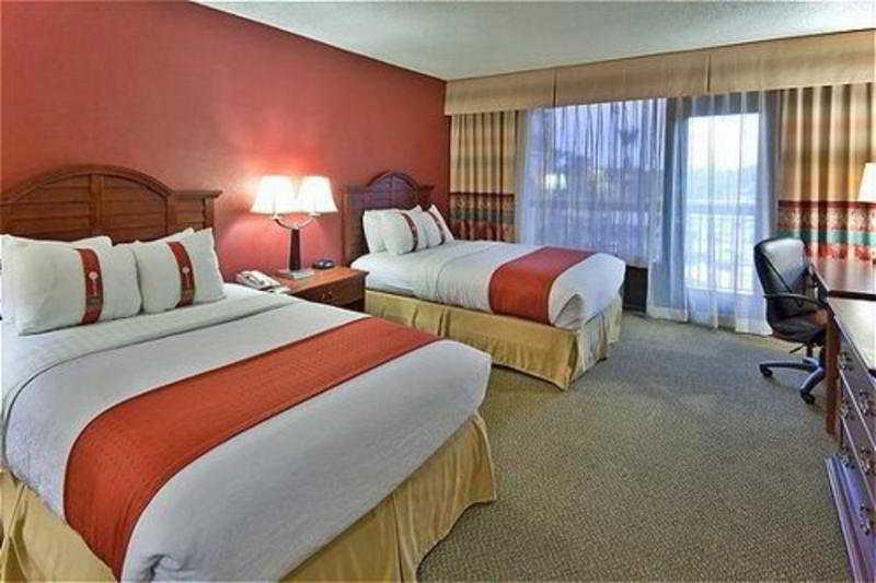 Holiday Inn Phoenix-Mesa Chandler By Ihg Bagian luar foto