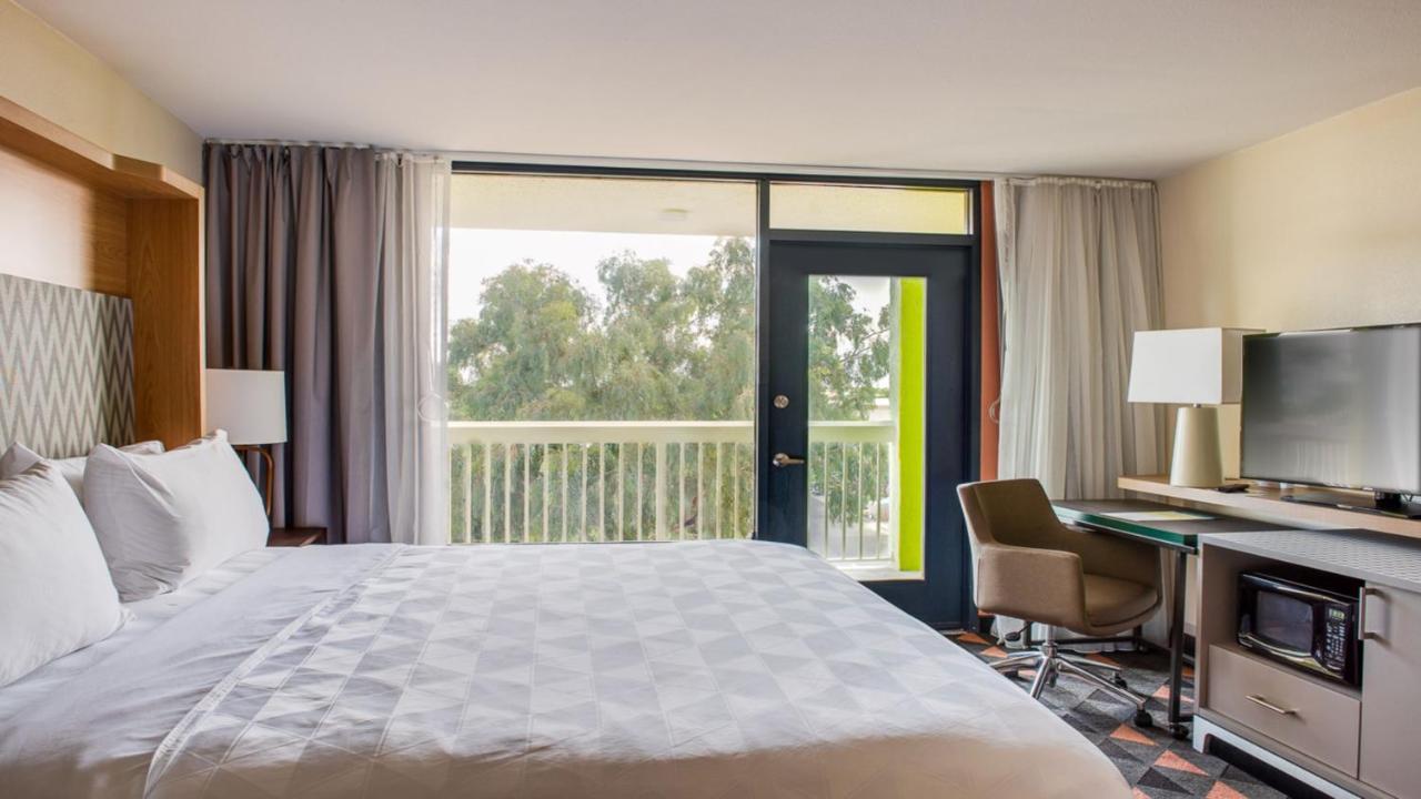 Holiday Inn Phoenix-Mesa Chandler By Ihg Bagian luar foto
